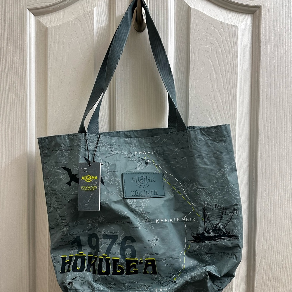Aloha Collection blue Topographic hokuleaTote Bag